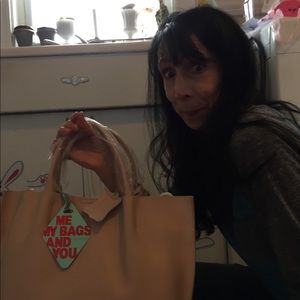 Meet your Posher, Maria